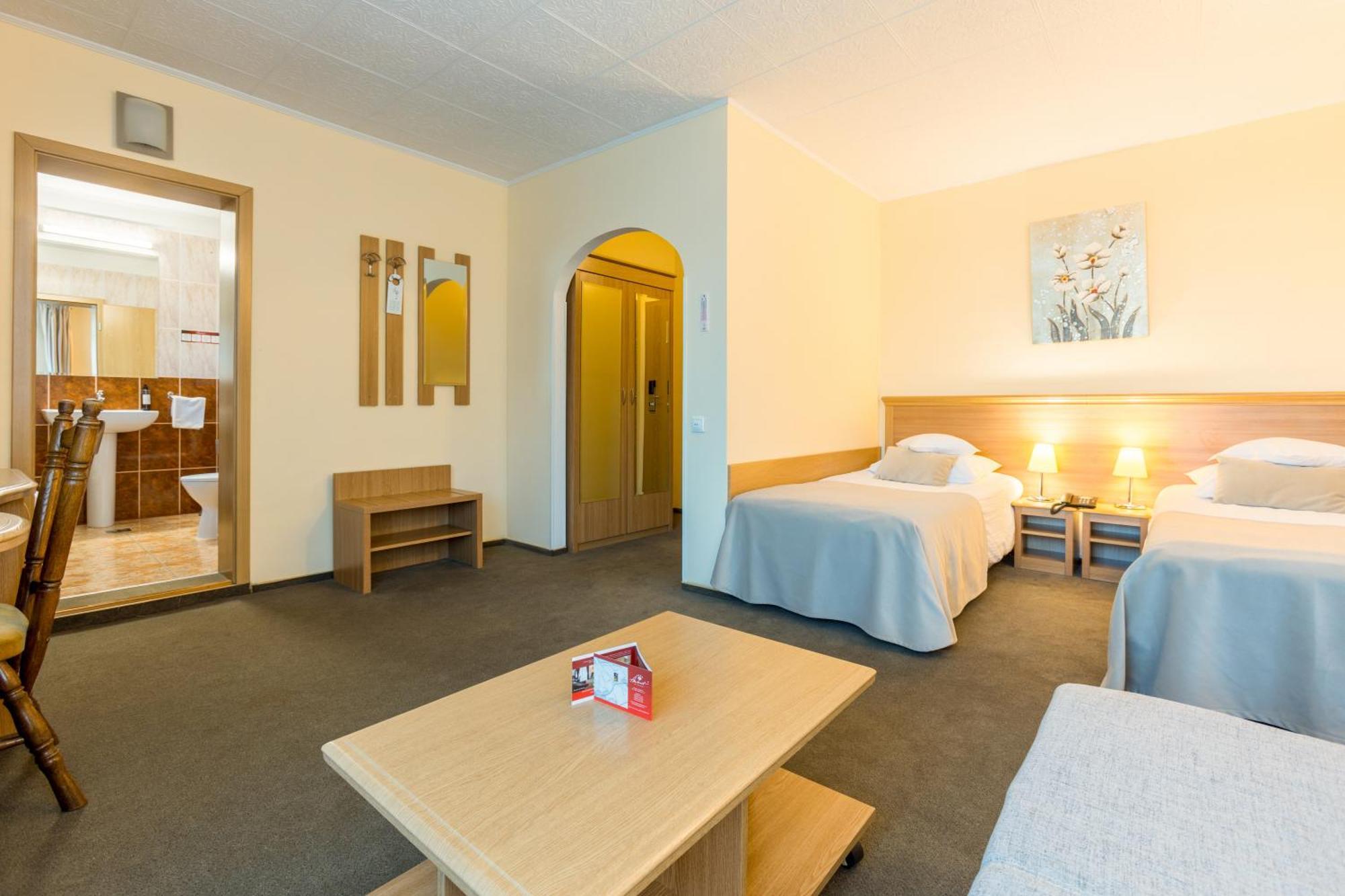 Hotel Ambient Braşov Quarto foto